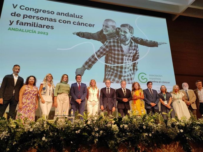 Autoridades en la inauguración del V Congreso Andaluz para Personas con Cáncer y Familiares.