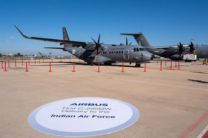 Avión C295 adquirido por la India antes de su primer vuelo en Sevilla