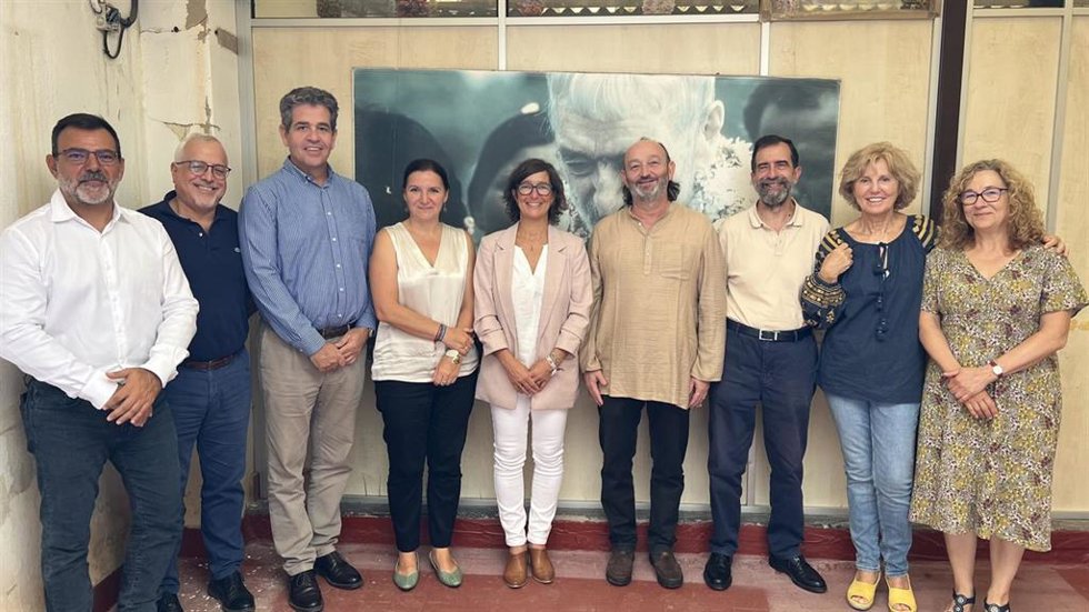 De izq a dcha: Sergio Moratón, delegado de la FVF en Comunidad Valenciana y Murcia; Enrique Sastre, director del ICP-CSIC; Luis González, CEO de TAGUA SL.; Luz María Sanz, directora General de la Fundación Vicente Ferrer; Isabel Díaz, vicepresidenta.
