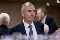 Unos 24 exdiputados del PSOE, 3 exministros y 2 expresidentes del Senado, contra las lenguas cooficiales en el Congreso