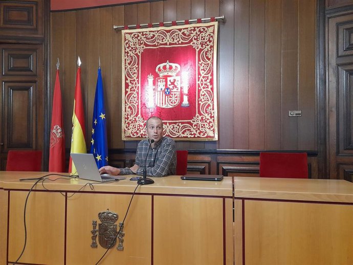 El delegado territorial de la Agencia Estatal de Meteorología en Navarra, Pedro Oria, en la rueda de prensa