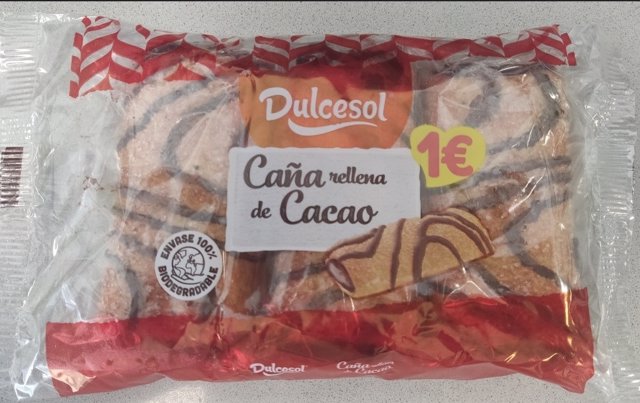 Cañas rellenas de cacao de Dulcesol con ausencia de etiquetado precautorio de leche