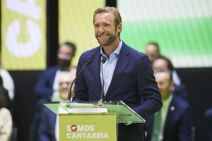 Archivo - El concejal del  PRC en Santander Felipe Piña
