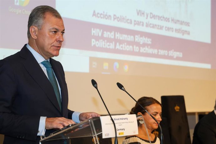 El alcalde de Sevilla, José Luis Sanz, en su participación en la Reunión de Alto Nivel 'VIH y Derechos Humanos' celebrada en el Alcázar.