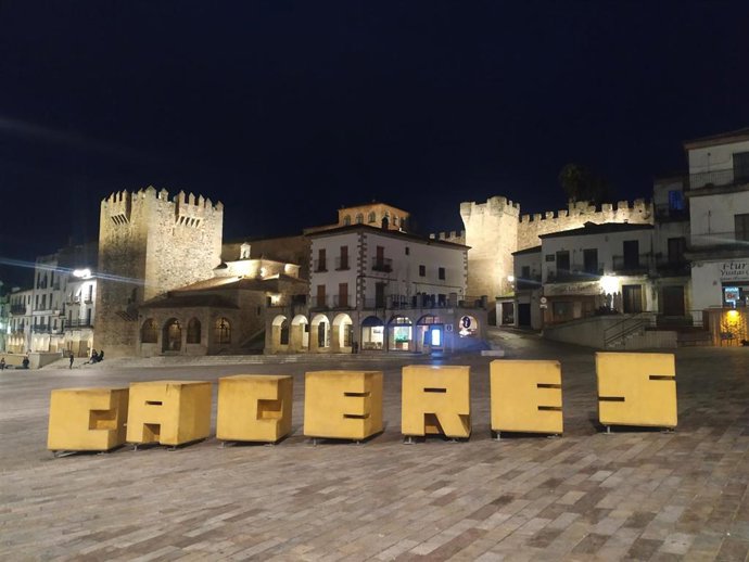 Archivo - La previsión de lluvias obliga a cambiar ubicaciones de algunas actividades de La Noche del Patrimonio en Cáceres