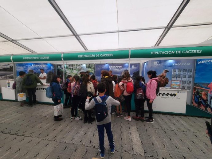 La provincia de Cáceres muestra sus riquezas naturales en Naturcyl, la feria de ecoturismo de Palencia