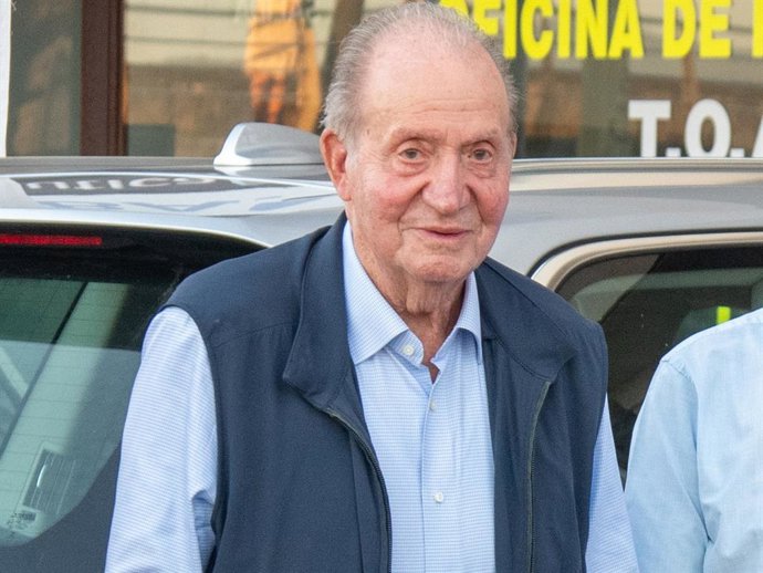 Archivo - El Rey emérito, Juan Carlos de Borbón, durante su última visita a Sanxenxo