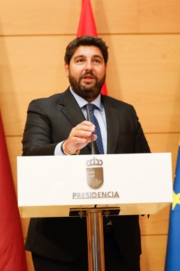 El presidente de la Región de Murcia, Fernando López Miras, en el acto de toma de posesión de los miembros del Consejo de Gobierno de la Región de Murcia, en el Palacio de San Esteban, a 14 de septiembre de 2023, en Murcia, Región de Murcia (España). Ló