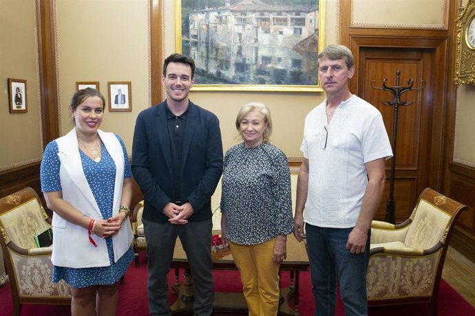 Encuentro con una delegación de Ucrania en el Ayuntamiento de Pamplona.