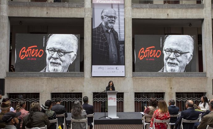 Bogotá. 18 de abril de 2022. Fotos homenaje a Botero por sus 90 años, Museo de Antioquia y Plaza Botero.(Externos)