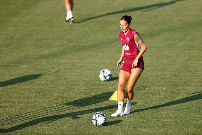 Archivo - Claudia Zornoza durante un entrenamiento con la selección previo al Mundial de 2023