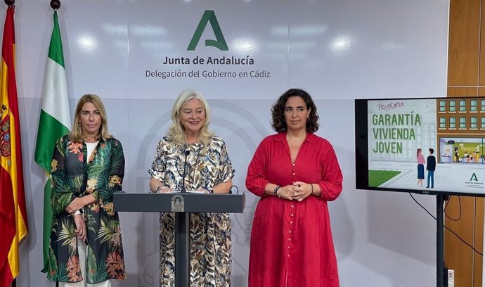 La delegada del Gobierno de la Junta de Andalucía en Cádiz, Mercedes Colombo, en rueda de prensa.