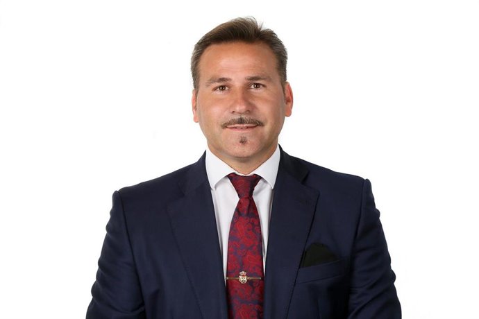 Imagen del alcalde de Busot (Alicante) y nuevo director general de IFA, Alejandro Morant.