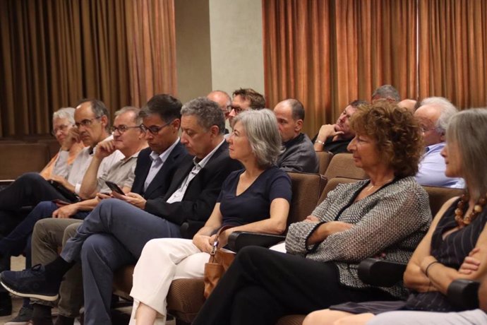La presidenta de l'ANC, Dolors Feliu, en un acte amb les candidatures d''Eines de País. Un pas més' 