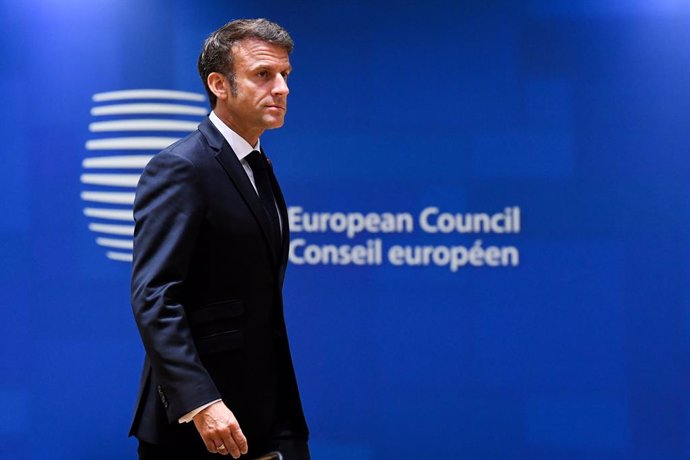 Archivo - FILED - 30 June 2023, Belgium, Brussels: French President Emmanuel Macron attends the second day of the European Council Summit, at the EU headquarters in Brussels. Photo: -/European Council/dpa - ATTENTION: editorial use only and only if the 