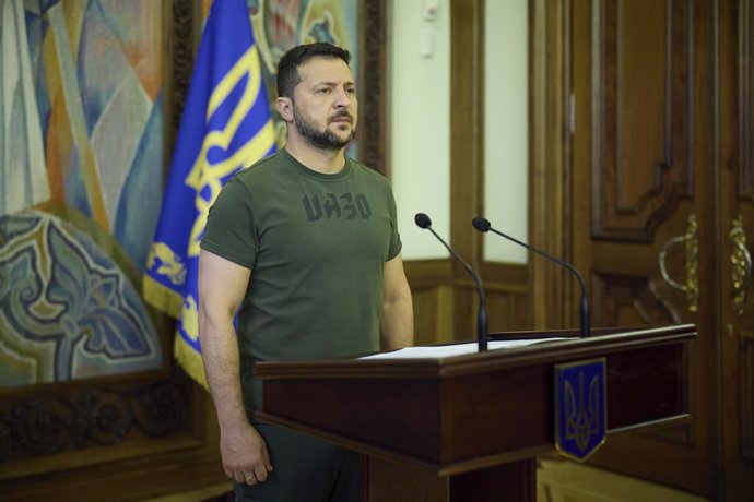 September 14, 2023, Kyiv, Kiev Oblast, Ukraine: Ukrainian President Volodymyr Zelenskyy stands for a moment of silence before an award ceremony for soldiers with the tank divisions to mark Day of Tank Forces, at the Mariinskyi Palace, September 14, 2023