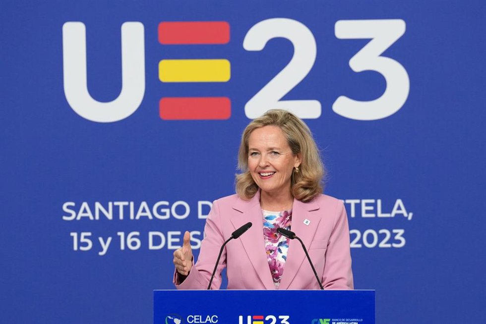 La vicepresidenta primera y ministra de Asuntos Económicos y Transformación Digital en funciones, Nadia Calviño, durante la rueda de prensa tras la reunión informal de ministros de economía