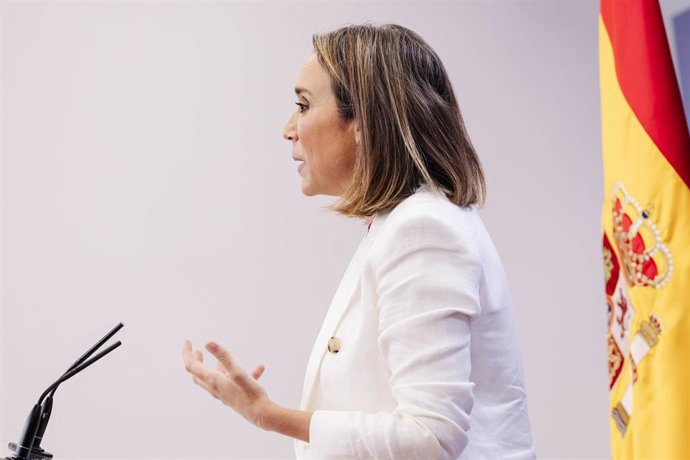 La portavoz del PP en el Congreso, Cuca Gamarra, durante una rueda de prensa posterior a la reunión de la Junta de Portavoces, en el Congreso de los Diputados, a 14 de septiembre de 2023, en Madrid (España).