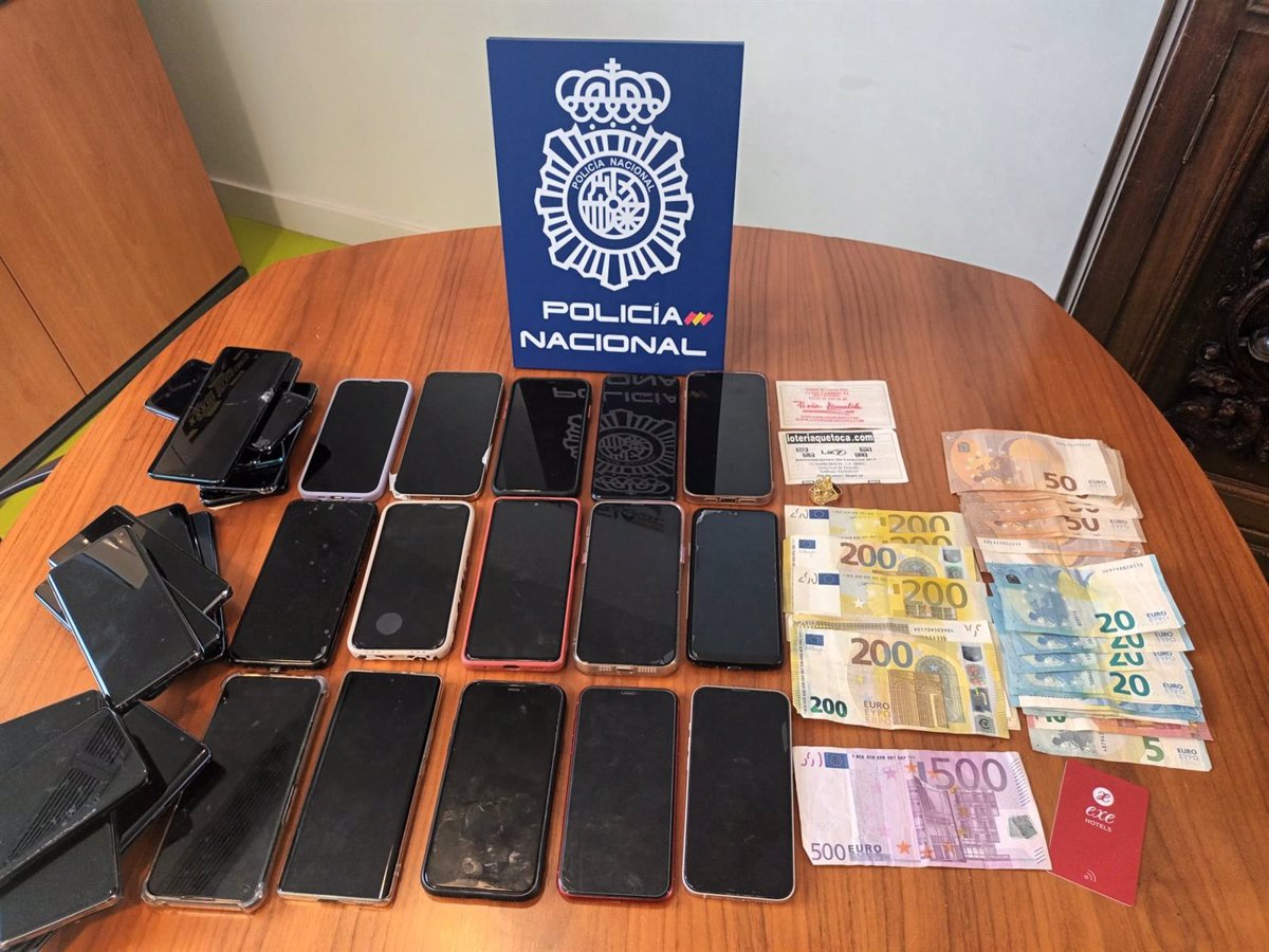 Detenidos en Albacete cuatro delincuentes reincidentes que robaban mÃ³viles en ferias de toda EspaÃ±a