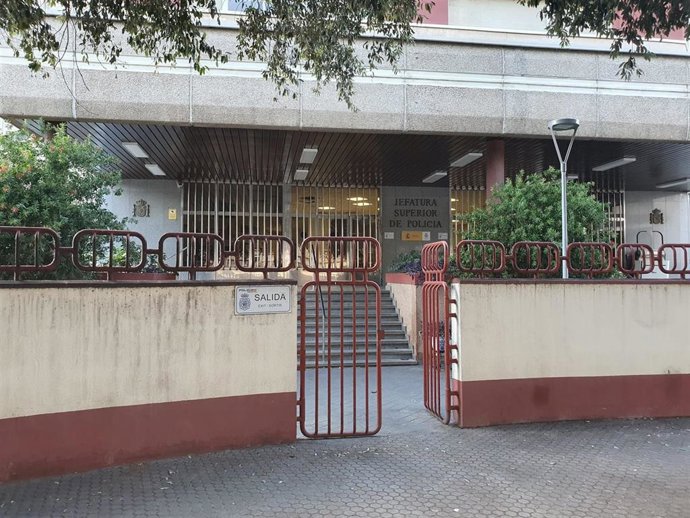 Sede de la Jefatura Superior de la Policía Nacional en la avenida Blas Infante de Sevilla.