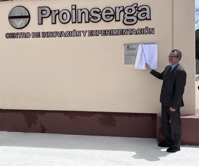 El consejero de Agricultura, Ganadería y Desarrollo Rural de la Junta, Gerardo Dueñas, ha inaugurado el Centro de Innovación y Experimentación de Proinserga