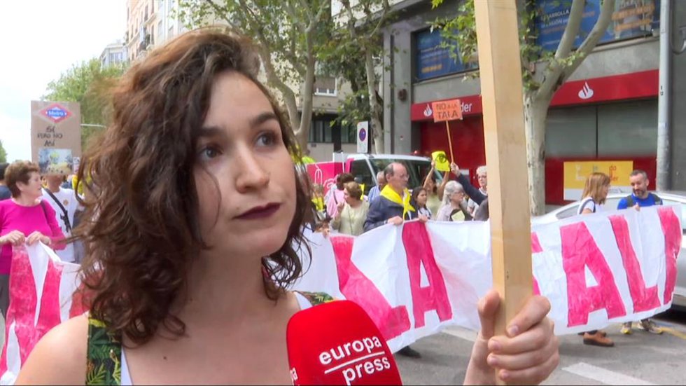 Vecinos de Arganzuela y Retiro se echan a la calle contra la tala por la ampliac