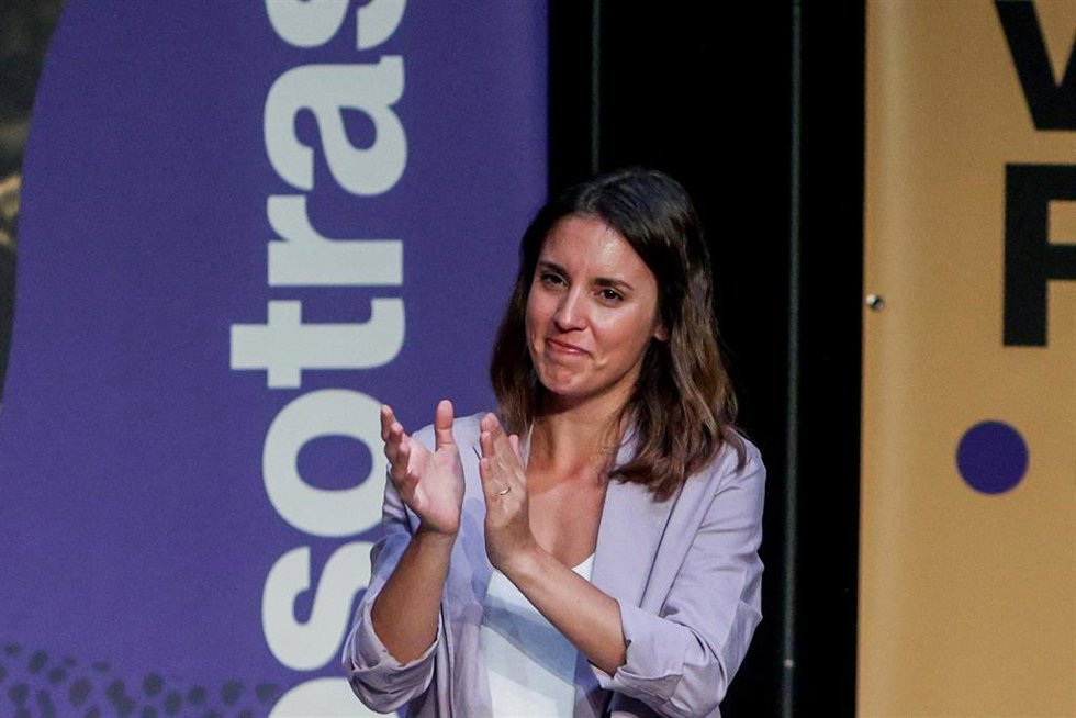La ministra de Igualdad, Irene Montero, durante un acto de Podemos, en el Teatro Fernando de Rojas, CBA, a 16 de septiembre de 2023, en Madrid (España). 