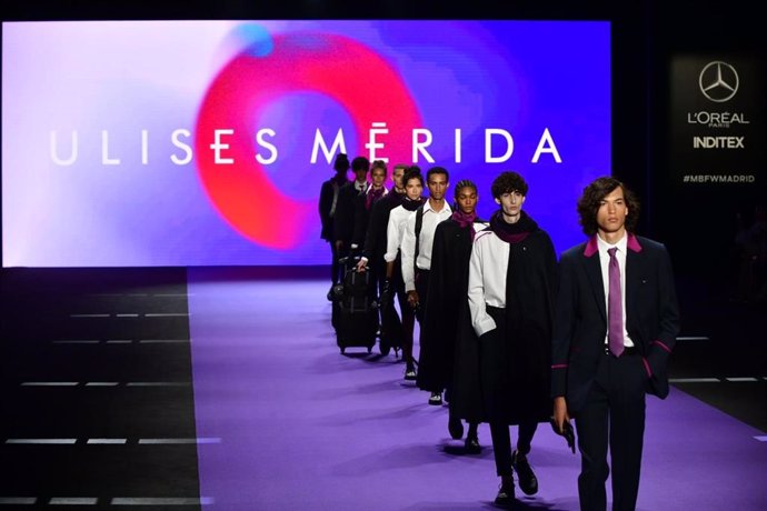 Renfe presenta los nuevos uniformes que llevarán parte de sus trabajadores en la Mercedes Benz Fashion Week de Madrid.