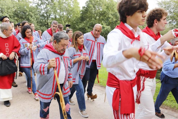 Subida a San Cipriano, con la participación de Buruaga