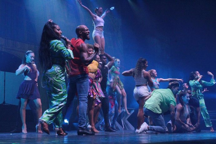 El espectáculo internacional cubano 'Havana Nights' cuenta con 35 artistas cubanos en escena