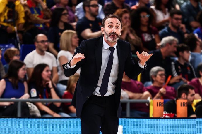 Archivo - Sito Alonso durante un partido del UCAM Murcia