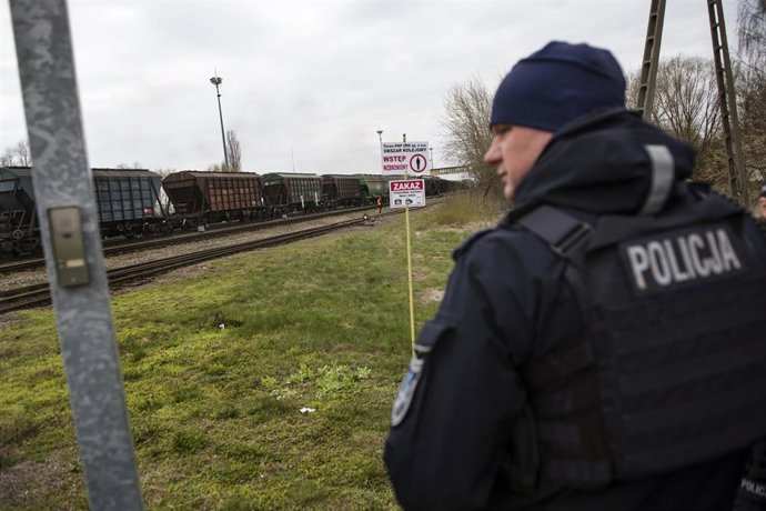 Archivo - Agente de la Policía de Polonia