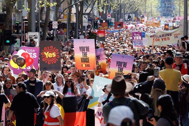 Manifestación 'Vota Por El Sí', para el reconocimiento de las comunidades indigenas, en Melbourne (Australia).