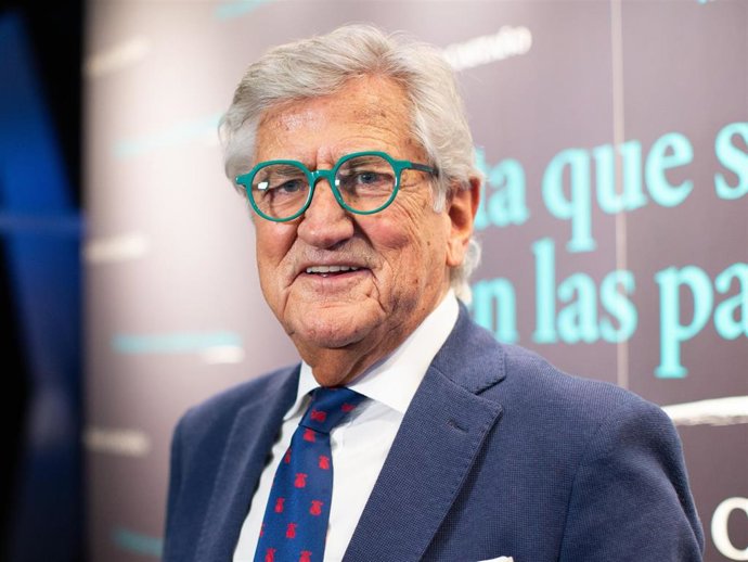 Archivo - El presentador de radio y televisión y escritor, Pepe Domingo Castaño.