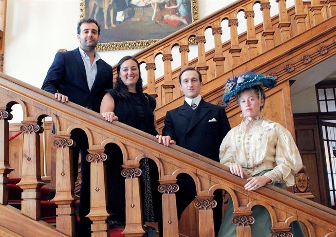 El Palacio de la Magdalena acoge el rodaje sobre la nueva serie de TVE sobre la Reina Victoria Eugenia