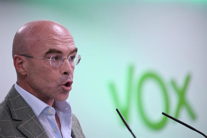 Archivo - El secretario de Organización de Vox, Jorge Buxadé, interviene durante una rueda de prensa, en la sede nacional de VOX, a 31 de julio de 2023, en Madrid (España). Durante la rueda de prensa, Buxadé ha analizado la actualidad política.