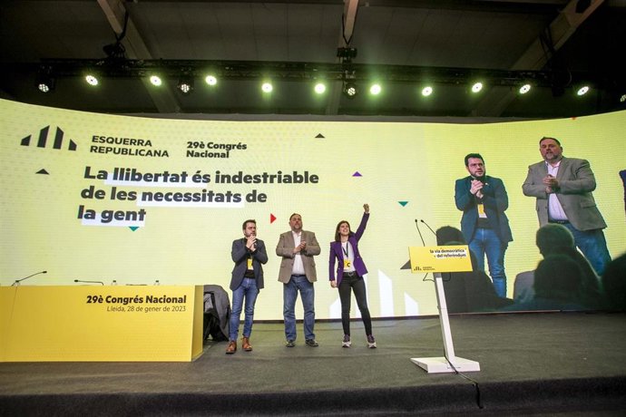 Archivo - (I-D) El presidente de la Generalitat de Catalunya y coordinador nacional de ERC, Pere Aragons; el presidente de ERC, Oriol Junqueras y la secretaria general adjunta de ERC y portavoz del partido, Marta Vilalta