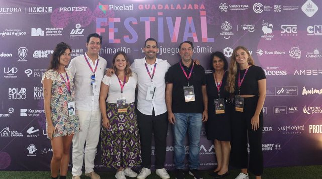 Miembros de la misión canaria en el XII Festival Pixelatl, celebrado en Guadalajara (México