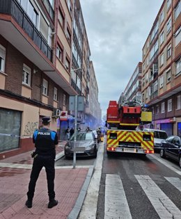 Fuego en un bar de la calle Águila, en Valladolid.