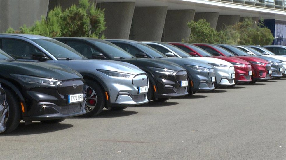 Concentración nacional de coches eléctricos en la Feria de Ecomovilidad de Valen