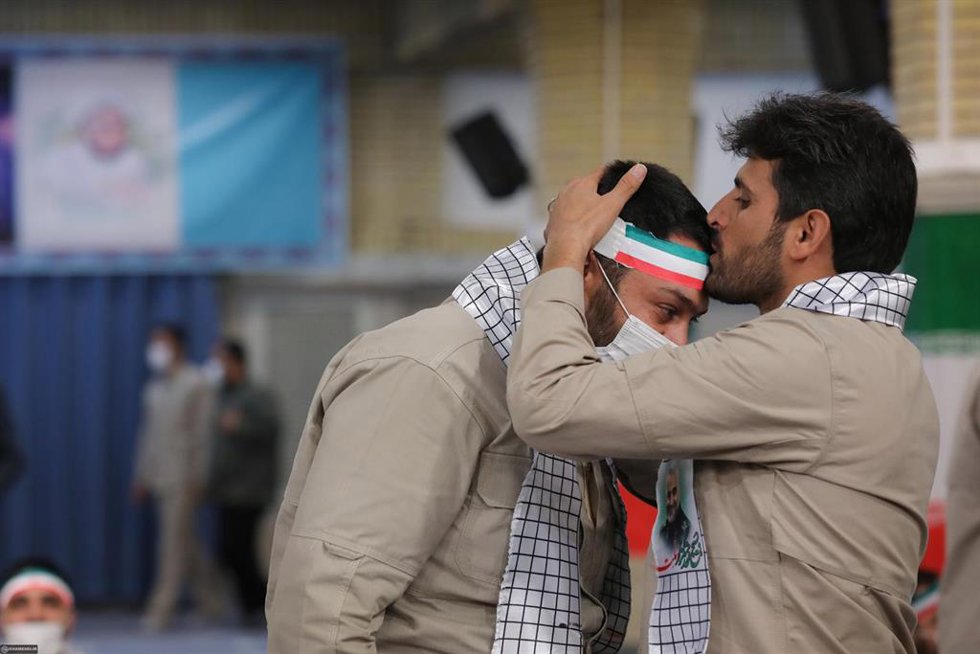 Archivo - Paramilitares Basij iraníes