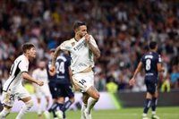 El Real Madrid remonta a la Real para seguir líder