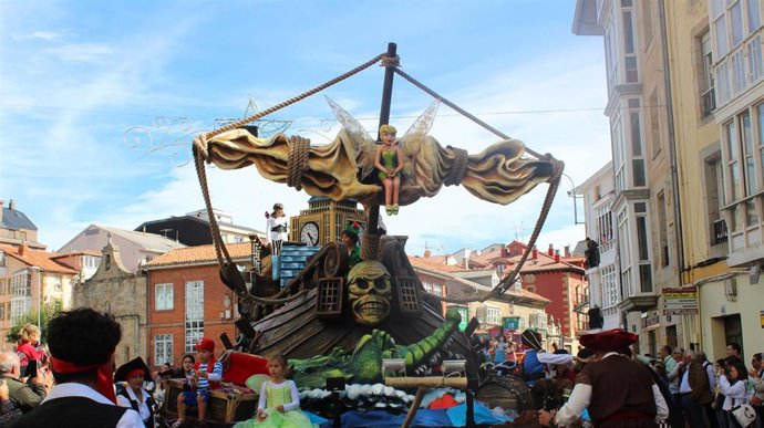 Carroza 'Nunca jamás' ganadora del concurso de las fiestas de San Mateo de Reinosa en 20223