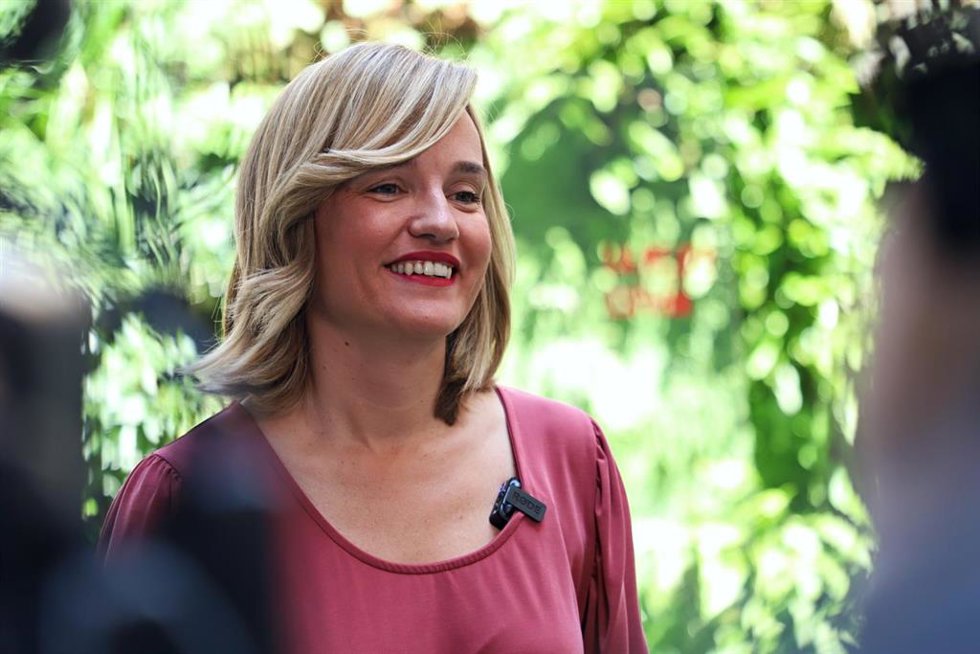 Archivo - La ministra de Educación y Formación Profesional  y portavoz del PSOE, Pilar Alegría, hace declaraciones a los medios en la sede del partido en la calle Ferraz.
