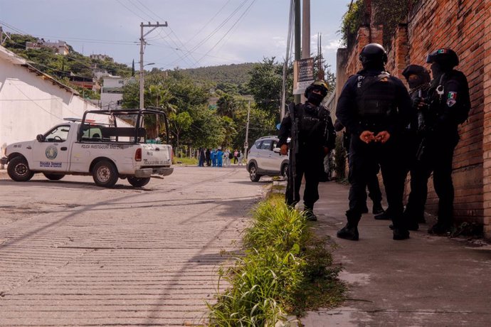 September 12, 2023,  Chilpancingo, Guerrero, Mexico: State police guard the scene of the crime that occurred on the main street of the Cipactli neighborhood south of the capital of Guerrero, about 300 meters from the Attorney General's Office of the Rep