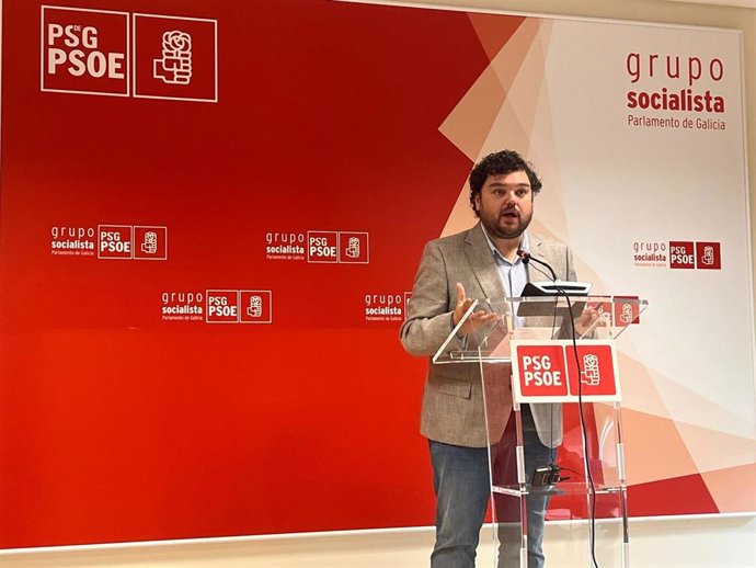 El viceportavoz del Grupo del PSdeG, Julio Torrado, en rueda de prensa este lunes