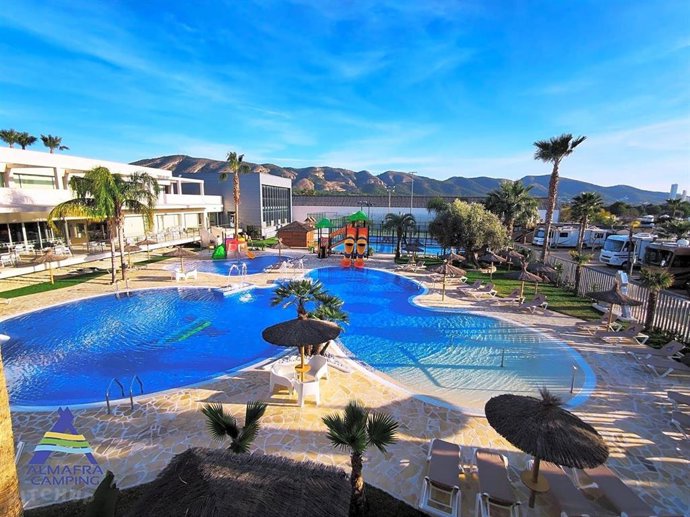 Archivo -  Camping en España