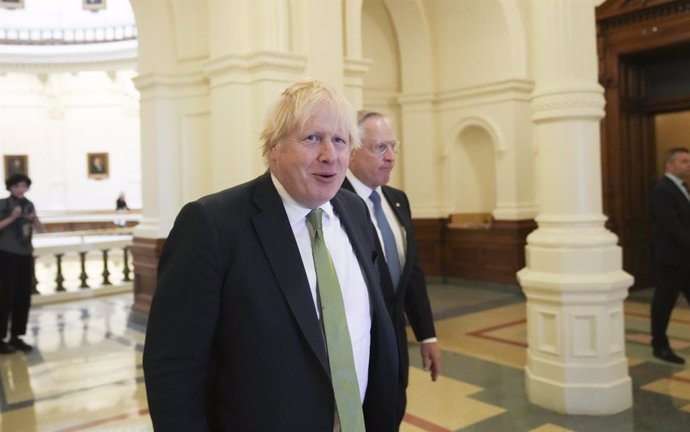 Archivo - 23 May 2023, US, Austin: Former British Prime Minister Boris Johnson (L) visits the Texas Capitol during an economic development mission in the last week of Texas' legislative session. Photo: Bob Daemmrich/ZUMA Press Wire/dpa