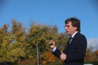 Almeida critica que Sánchez pague "el precio" que le pide Puigdemont: "Me duele que estemos en manos de un golpista"