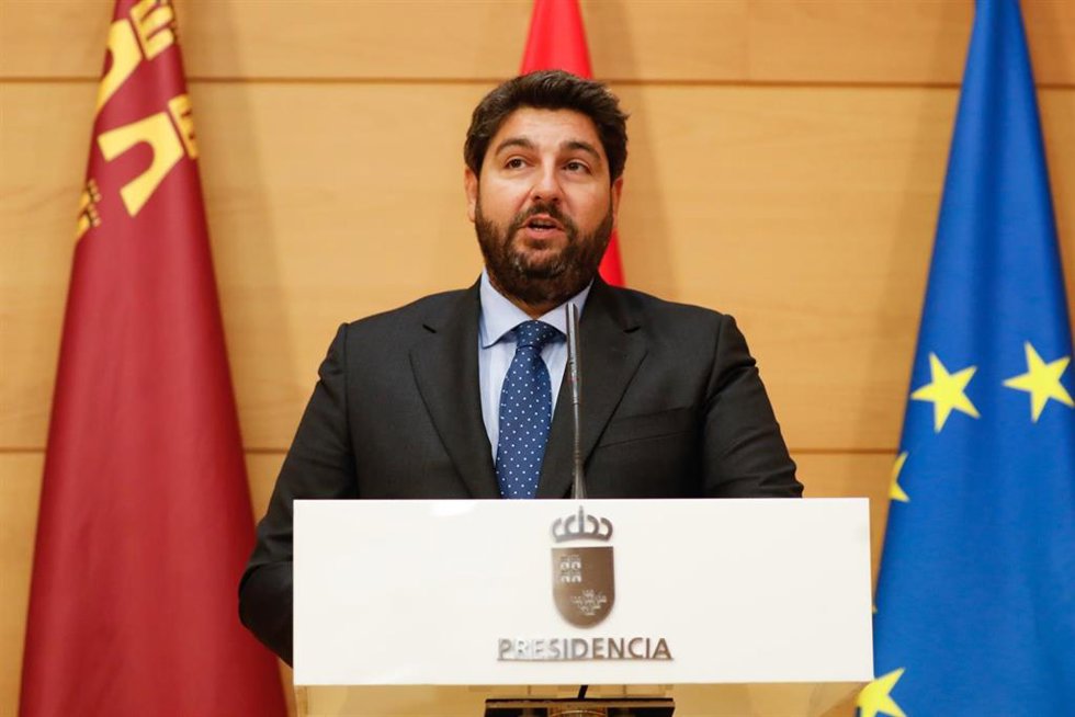 El presidente de la Región de Murcia, Fernando López Miras, en el acto de toma de posesión de los miembros del Consejo de Gobierno de la Región de Murcia, en el Palacio de San Esteban, a 14 de septiembre de 2023, en Murcia, Región de Murcia (España). Ló